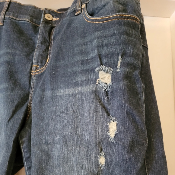 Torrid Bombshell Skinny - Picture 2 of 8